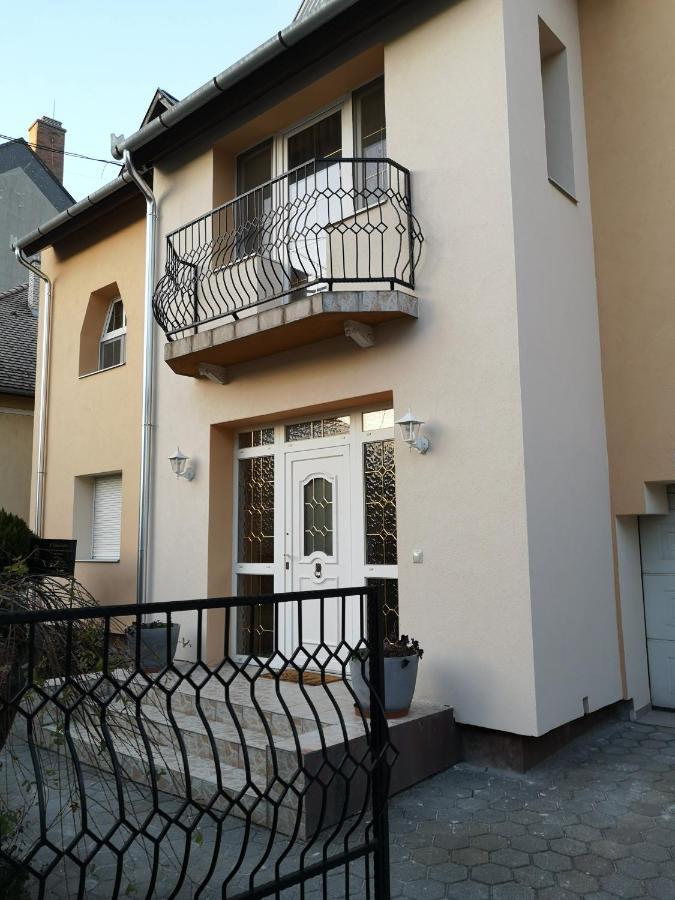 Hotello Apartmanház és Panzió Zalaegerszeg Esterno foto
