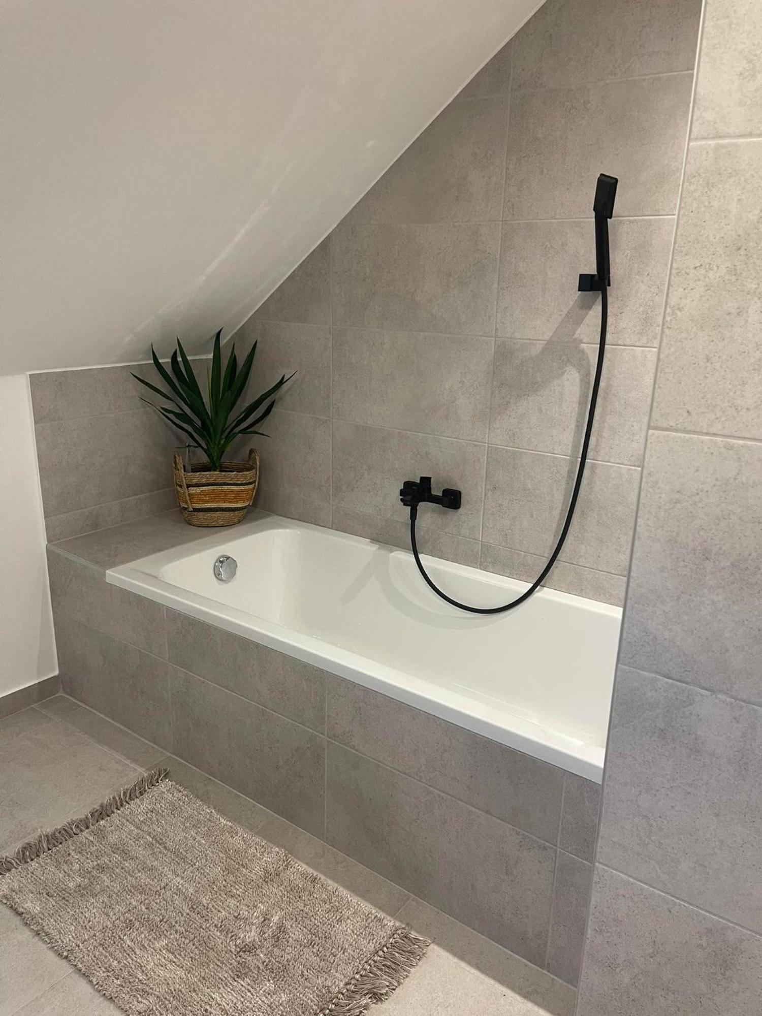 Hotello Apartmanház és Panzió Zalaegerszeg Esterno foto